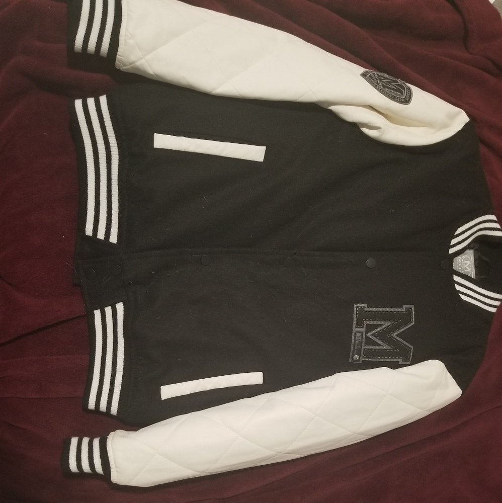 MO7 Jacket